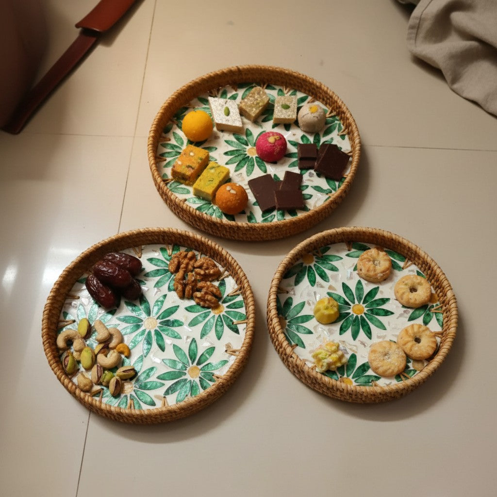 Green Daisy Round Tray Set – 3 Piece