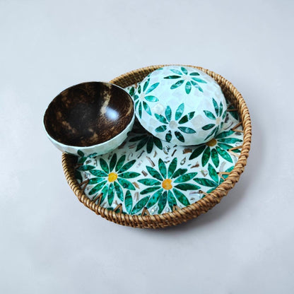 Actual Green Daisy 28 cm tray with two coconut bowls